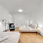 Spacious Stylish In Centre * Pressburg