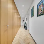 Apartment Spacious Stylish In Centre *