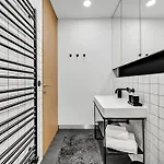 Spacious Stylish In Centre Pressburg