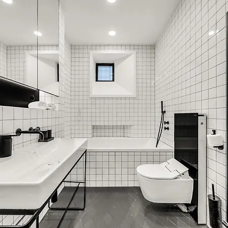 Spacious Stylish In Centre דירה ברטיסלאבה