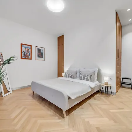 Spacious Stylish In Centre * Pozsony