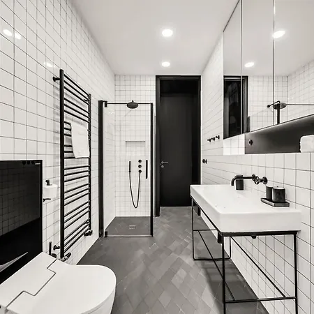 Spacious Stylish In Centre Apartament *