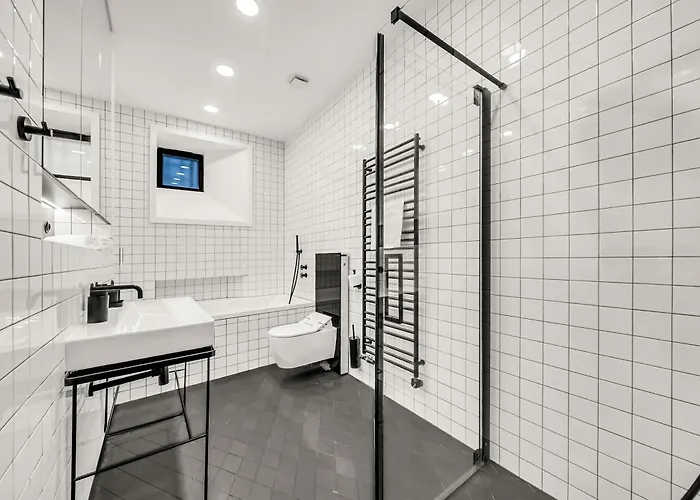 Spacious Stylish In Centre דירה *