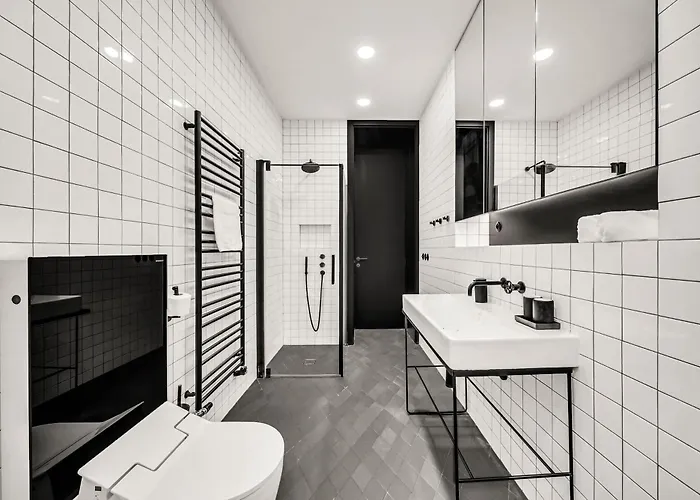 Spacious Stylish In Centre Apartament *