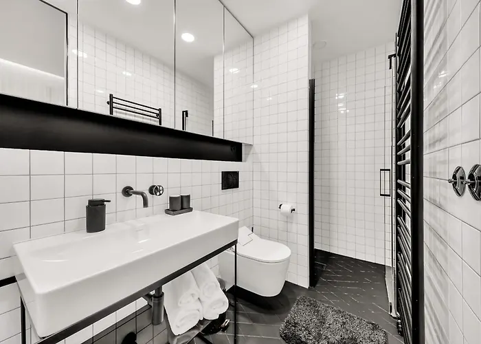 Апартаменти Spacious Stylish In Centre *