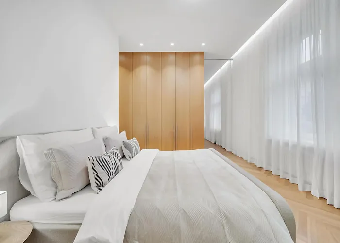 Spacious Stylish In Centre 브라티슬라바