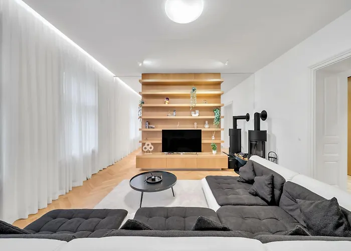 Spacious Stylish In Centre 브라티슬라바
